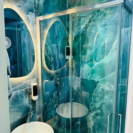 Bed and Breakfast Lovedream 3*